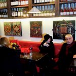 Вино барът MWAH събра софийската бохема пред творби на Милена Йоич