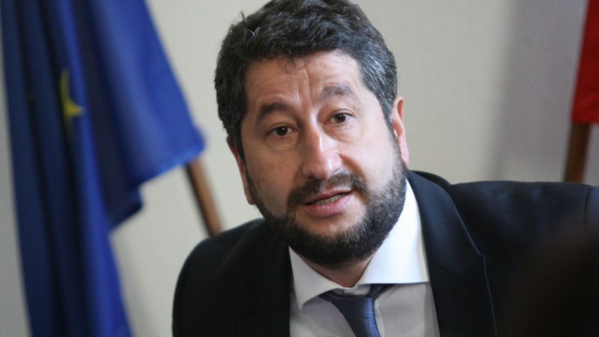 Христо Иванов призова Цацаров да си подаде оставката