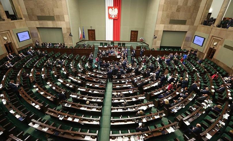 Блокираха правителството в Полша  в парламента