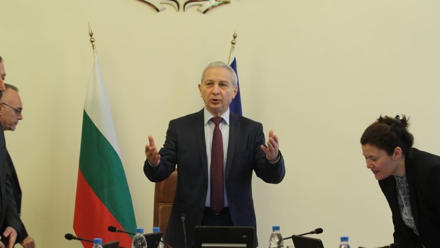 Герджиков уволнява двама заради инцидента в „Ечемишка“