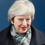 Тереза Мей е изправена пред вот на доверие, който може да хвърли Brexit в хаос