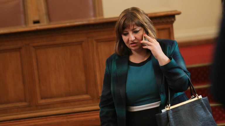 Анна Александрова е новият шеф на правната комисия в парламента