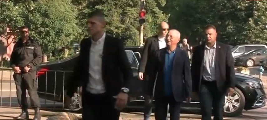 НСО отново скри защо пази Доган и Пеевски