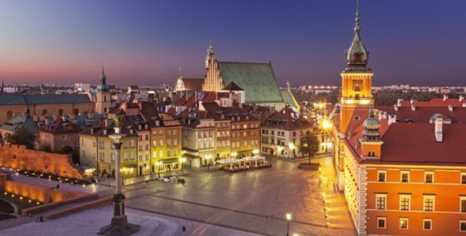 Варшава също иска европейския финансов трон на Лондон