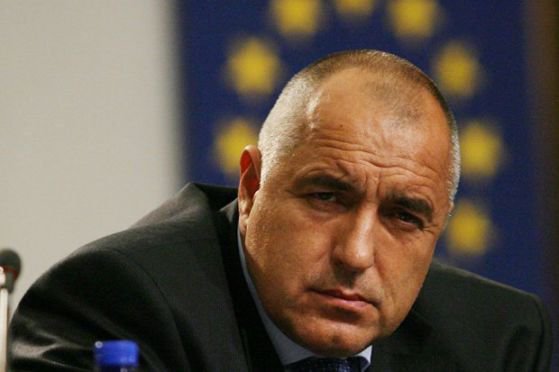 Бойко Борисов се опитва и за в бъдеще да натовари институциите със себе си